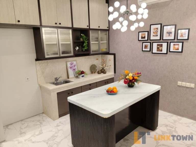 Rumah Elegan dan Modern Ritz Embassy Pakuwon Indah Surabaya Barat 