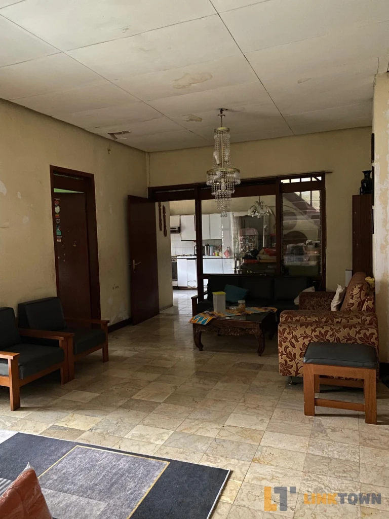 Miliki Rumah Hook Luas 247m² di Kopo Permai Bandung