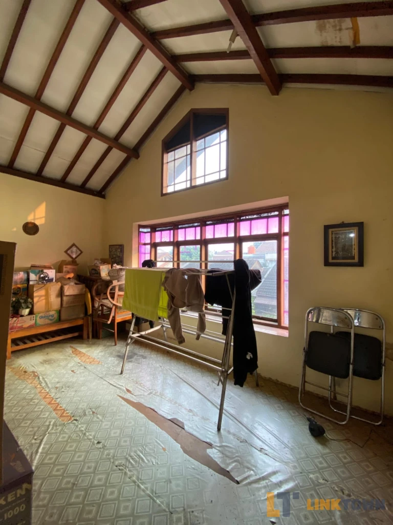 Miliki Rumah Hook Luas 247m² di Kopo Permai Bandung