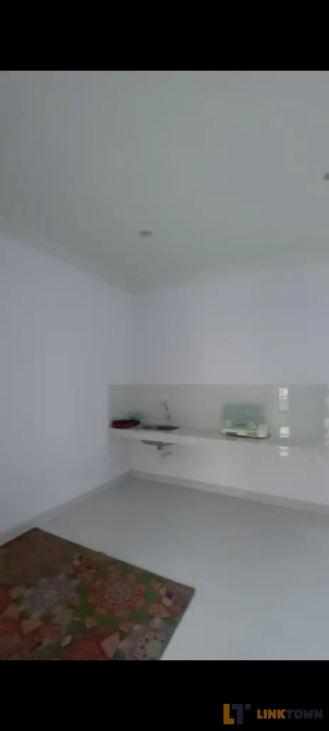 Disewakan Rumah 2 Lantai Modern 3+1 Kamar Tidur di Dian Istana La Fleur Surabaya