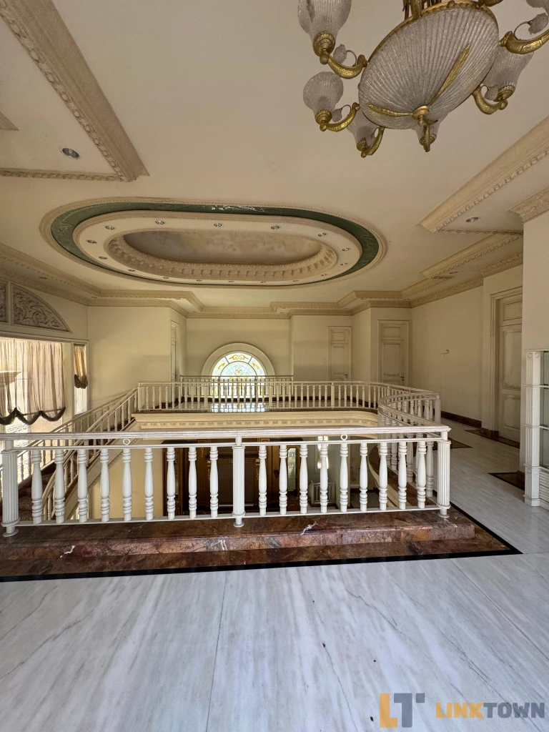 Disewakan Luxury Classic House Villa Bukit Regency 2 Pakuwon Indah Surabaya 