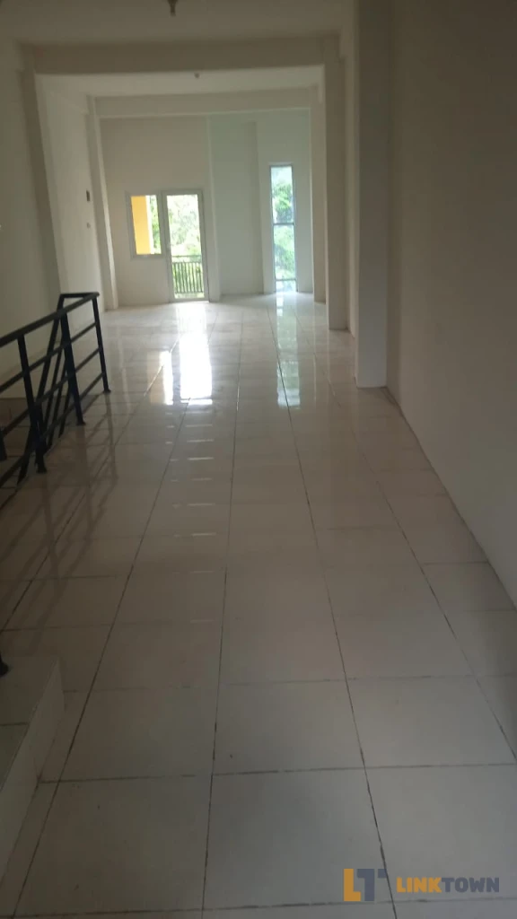 Disewakan Ruko Strategis Siap Usaha di Kebon Jeruk Jakarta Barat