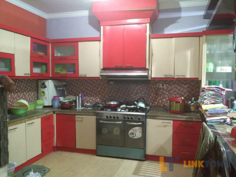 Jual Cepat Rumah 3 Lantai Luas 135m² Strategis di Gunung Anyar Surabaya