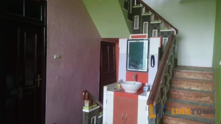 Jual Cepat Rumah 3 Lantai Luas 135m² Strategis di Gunung Anyar Surabaya