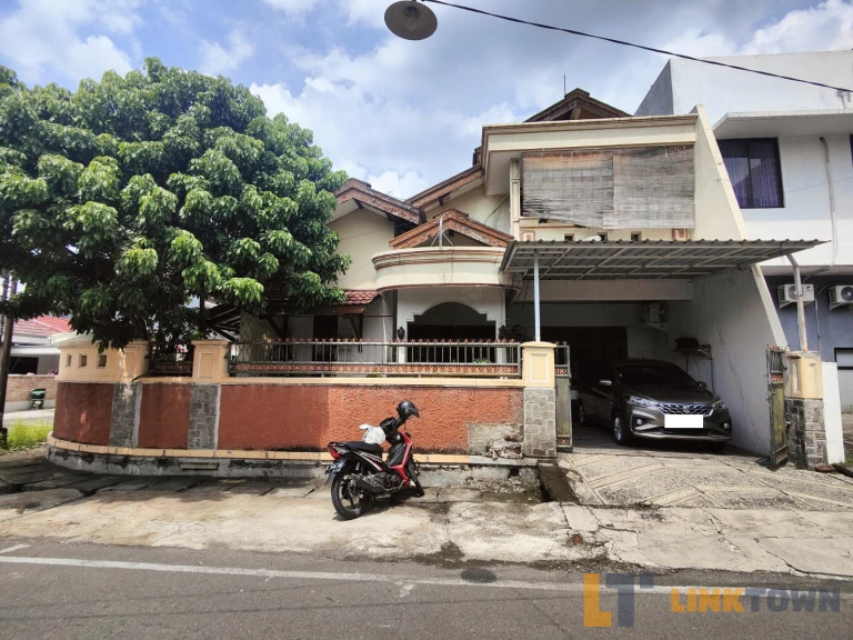 Jual Cepat Rumah Hook Strategis 2 Lantai di Baruk Utara Surabaya