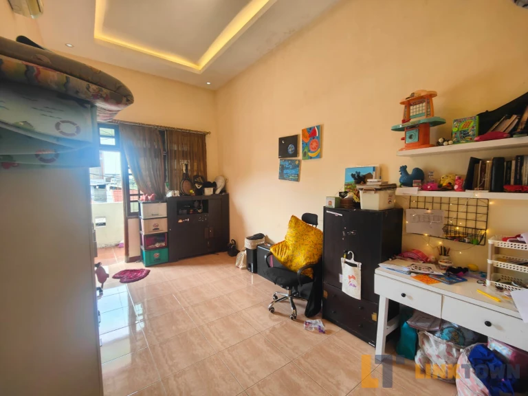 Jual Cepat Rumah Hook Strategis 2 Lantai di Baruk Utara Surabaya