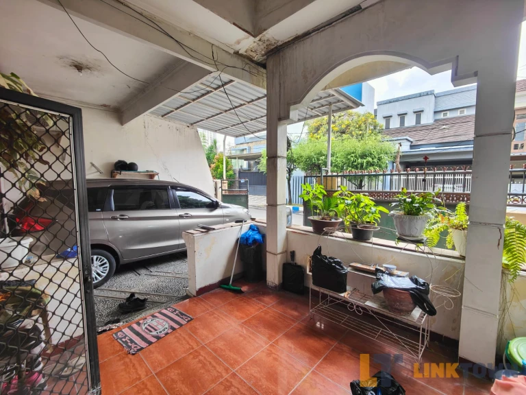 Jual Cepat Rumah Hook Strategis 2 Lantai di Baruk Utara Surabaya