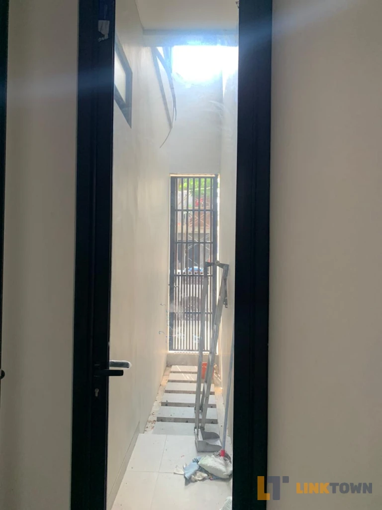 Rumah Baru Gress di Jalan Utama Northwest Lake Citraland Utara Surabaya 