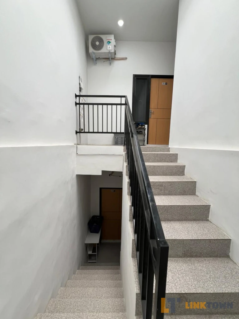 Rumah Kos Strategis Luas 2 Lantai Ketintang Surabaya 