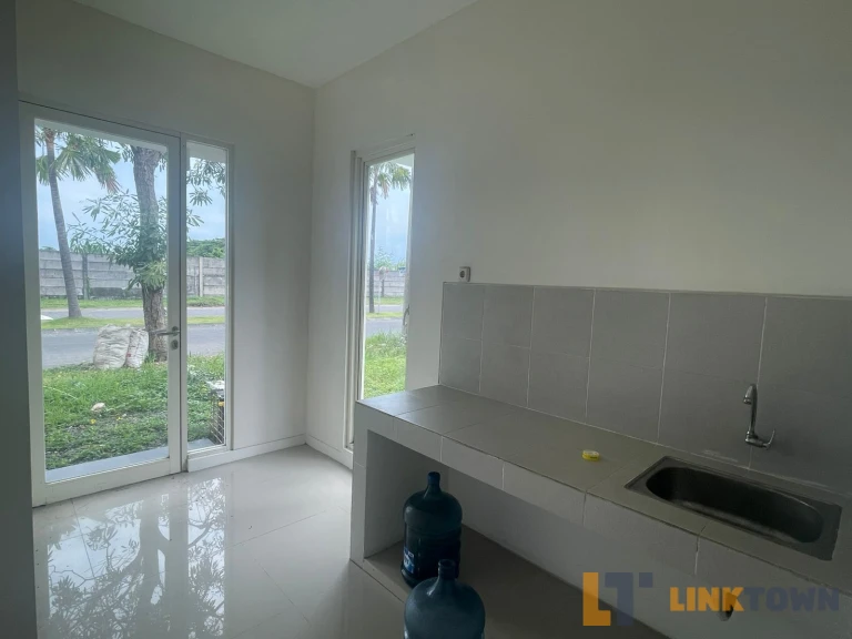 Disewakan Rumah 2 Lantai dengan 3 Kamar Tidur di Citra Harmoni Sidoarjo 