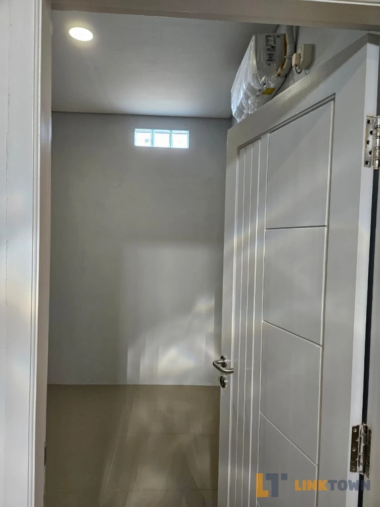 Murah Rumah Baru 3 Lantai Cluster Northwest Park Citraland Surabaya Barat