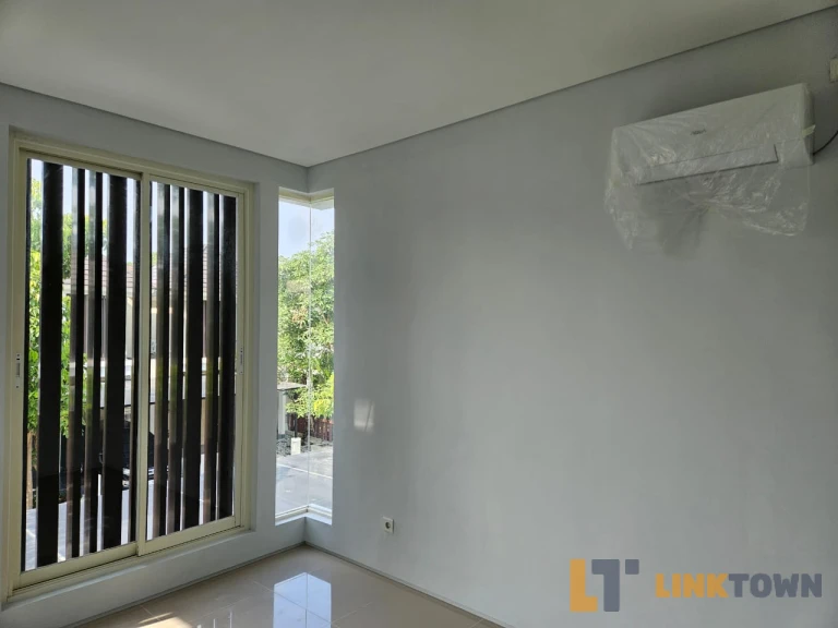 Murah Rumah Baru 3 Lantai Cluster Northwest Park Citraland Surabaya Barat