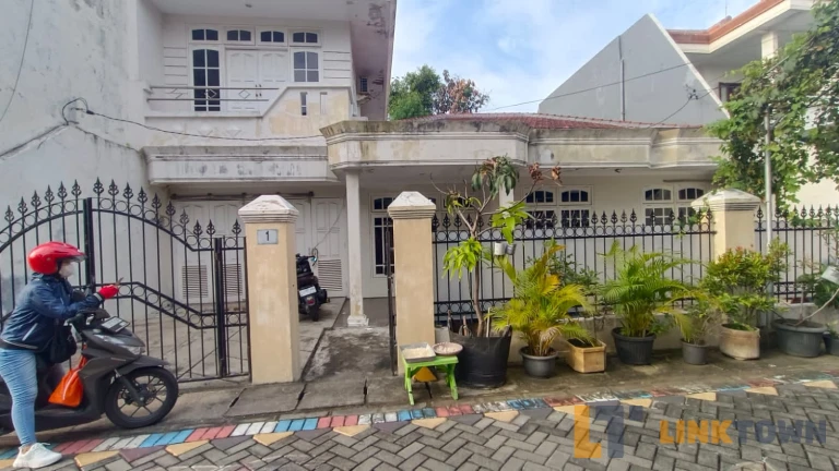 Rumah Luas di Tenggilis Mejoyo Surabaya 