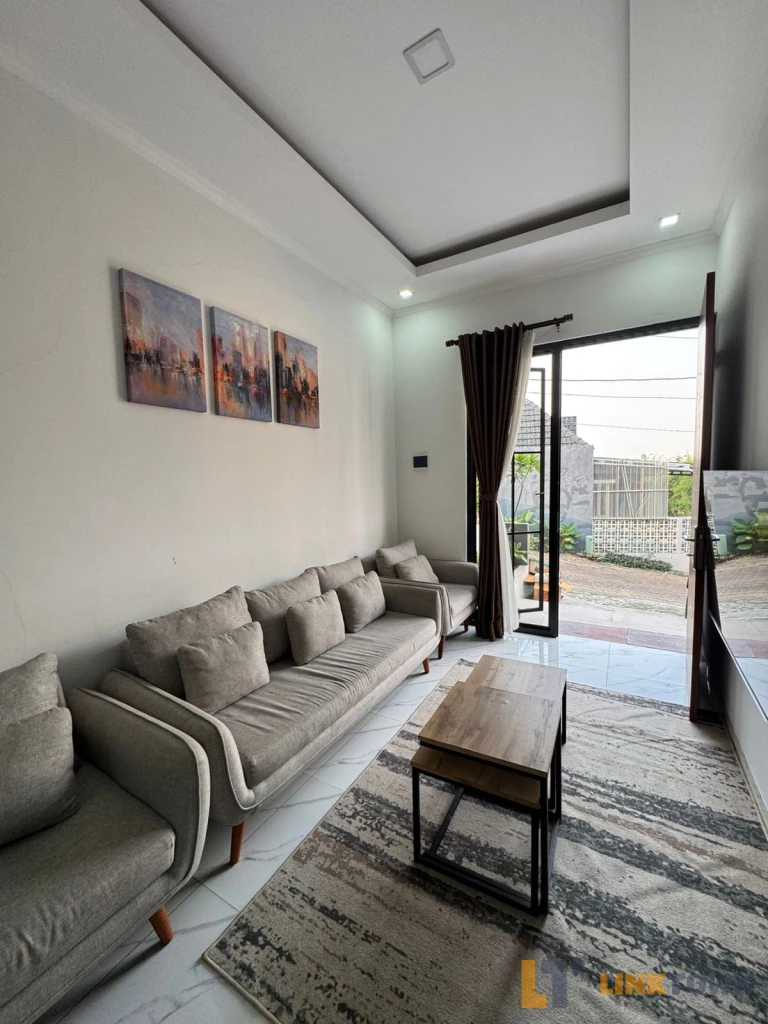 Dijual Rumah 2 Lantai Strategis di Banyumanik Semarang