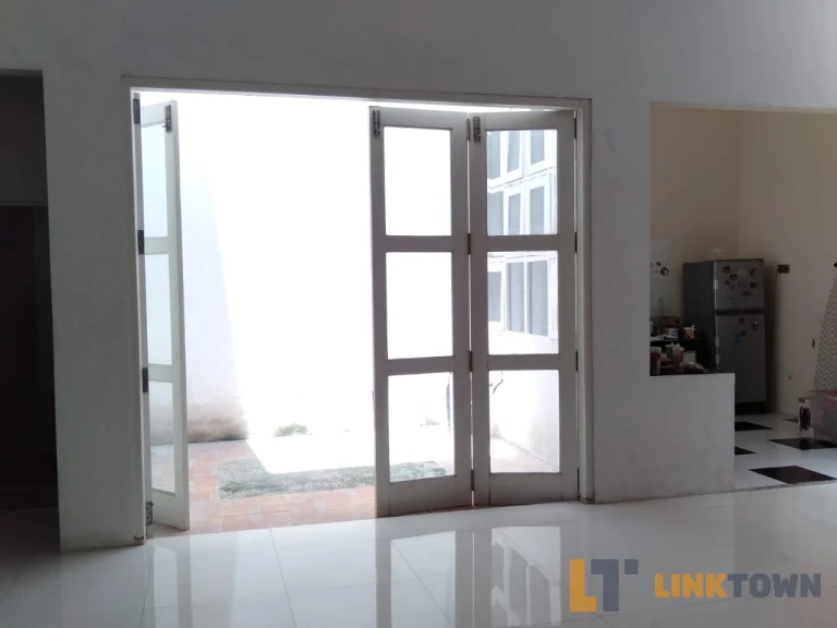 Rumah Hook Elegan Bukit Palma Citraland Utara Surabaya 