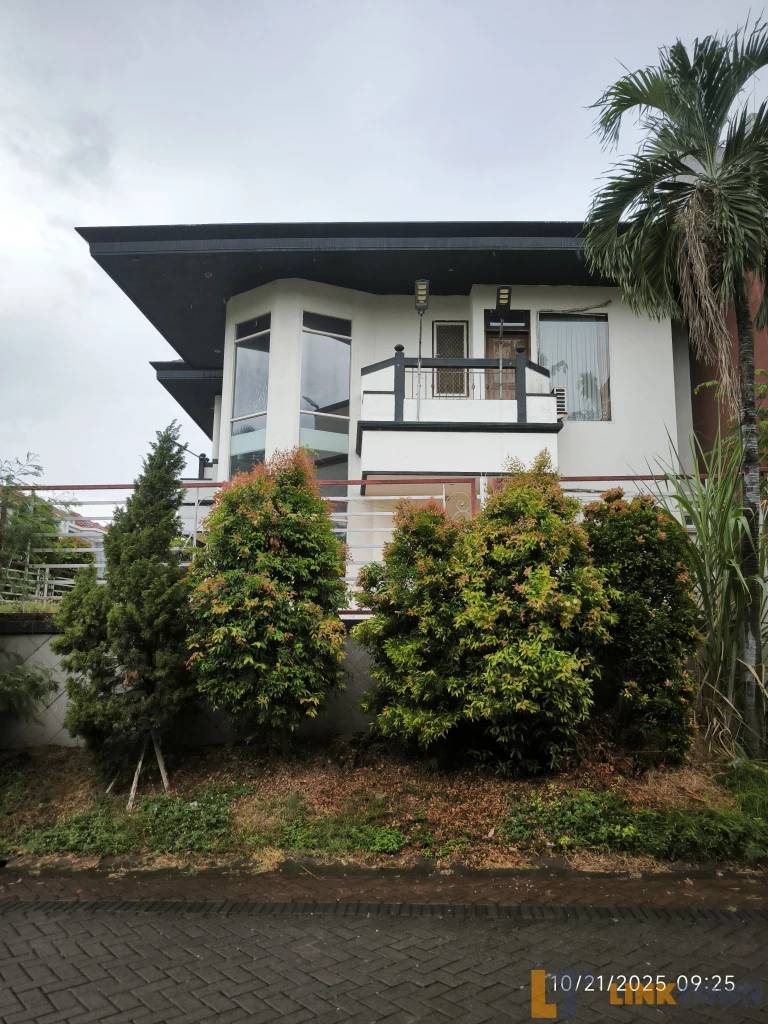 Villa Sentra Raya Citraland Surabaya Barat
