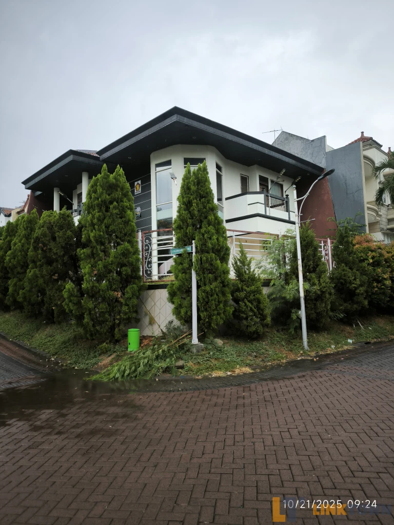 Villa Sentra Raya Citraland Surabaya Barat
