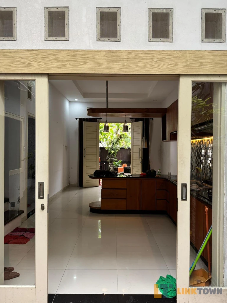 Rumah Modern Minimalis Nangka Utara Denpasar Bali 