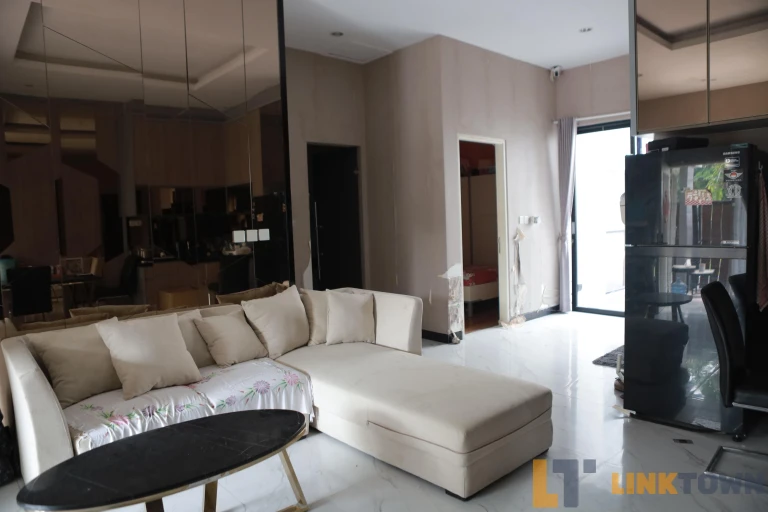 Perumahan Jalan Raya Kuta Puri Mas Gunung Anyar Surabaya 