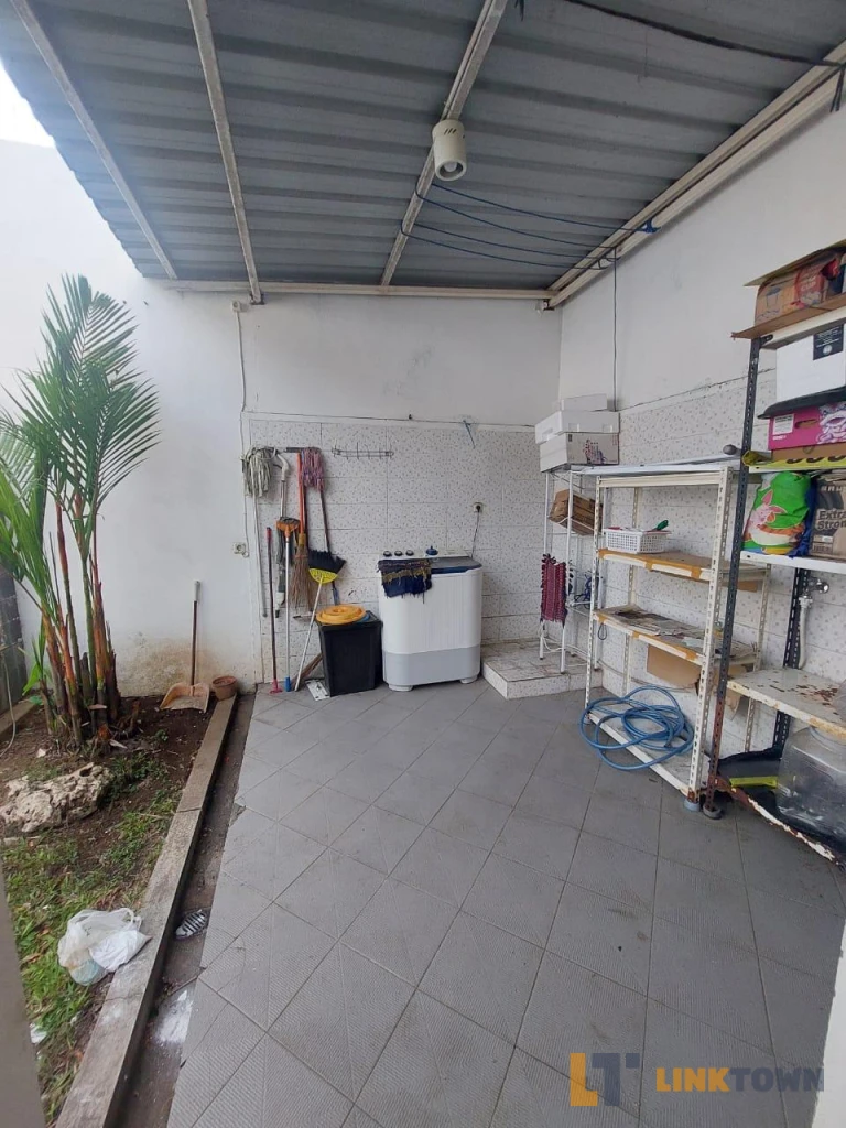 Rumah 2 Lantai dengan Lokasi Strategis Royal Residence Wiyung Surabaya 