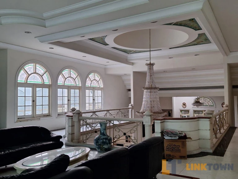 Rumah Mewah Full Furnished Bintang Diponggo Dukuh Pakis Surabaya