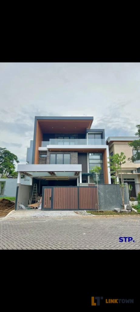 Miliki Rumah Baru Premium 3 Lantai di Woodland Citraland Surabaya 