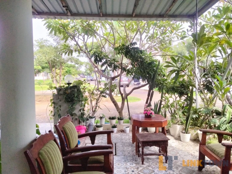 Rumah Tosca Unik di Puri Surya Jaya Cluster Valencia Spring Sidoarjo 