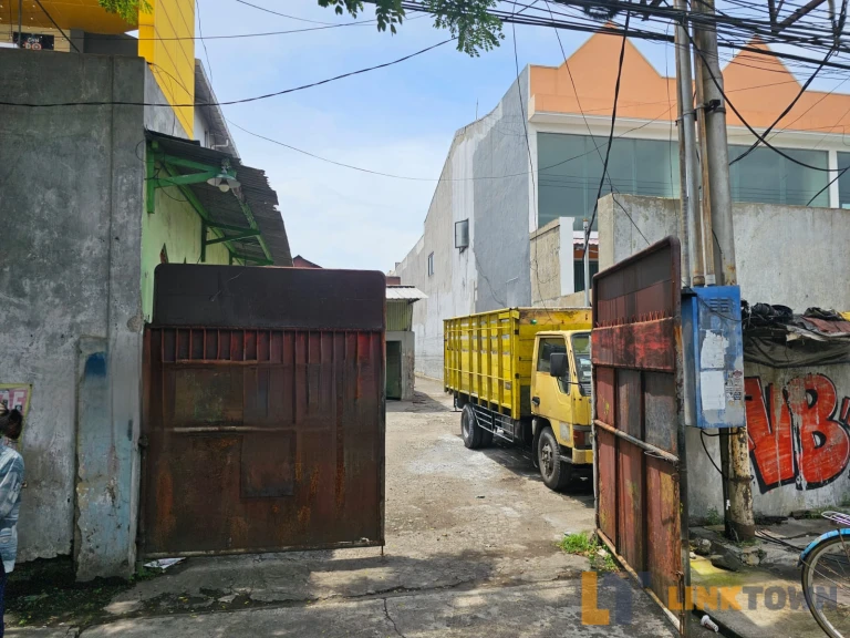 Bangunan Di Raya Kenjeran Surabaya Timur