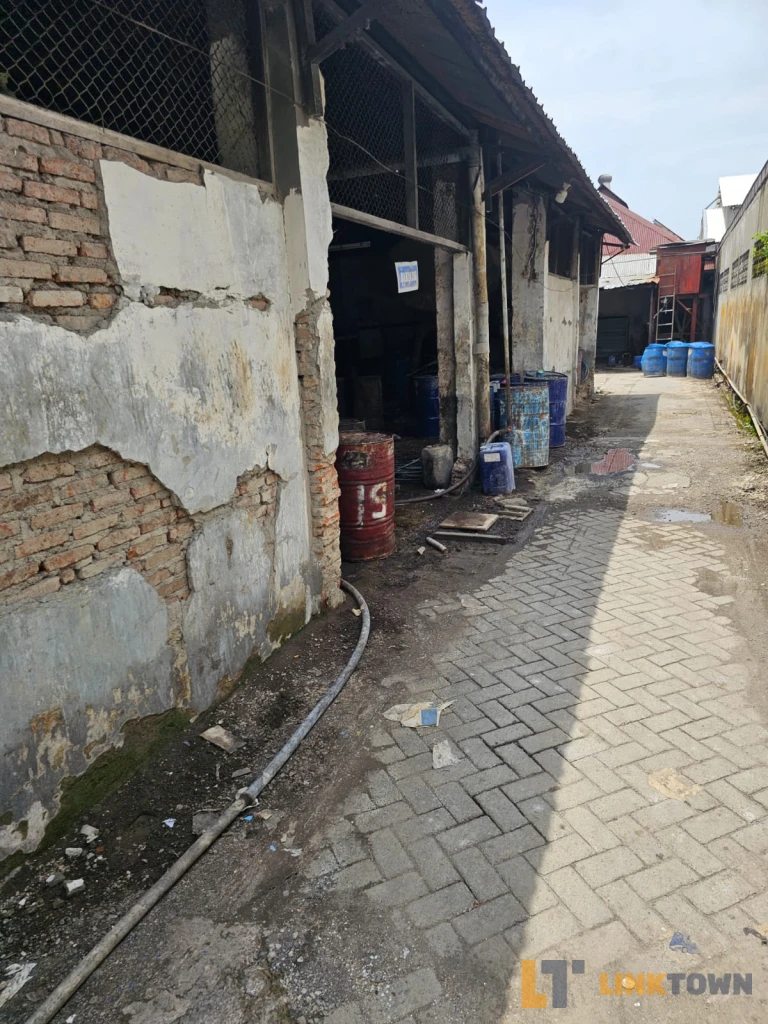 Bangunan Di Raya Kenjeran Surabaya Timur