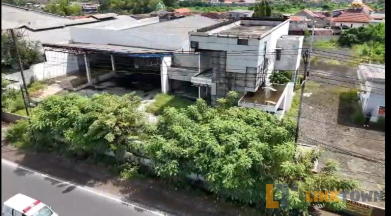 Bangunan Komersial Ex Showroom Di Raya Kletek Sidoarjo
