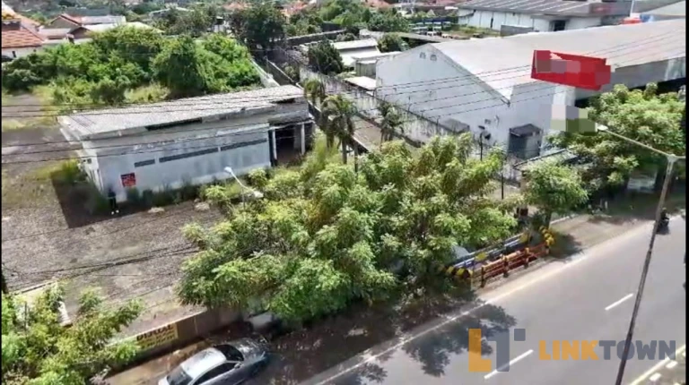 Bangunan Komersial Ex Showroom Di Raya Kletek Sidoarjo