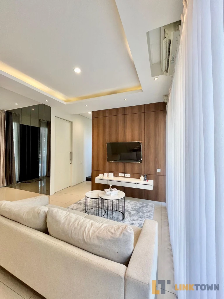 Disewakan Rumah Full Furnished Dan Mewah Cluster Pelican Hill Citraland Utara Surabaya