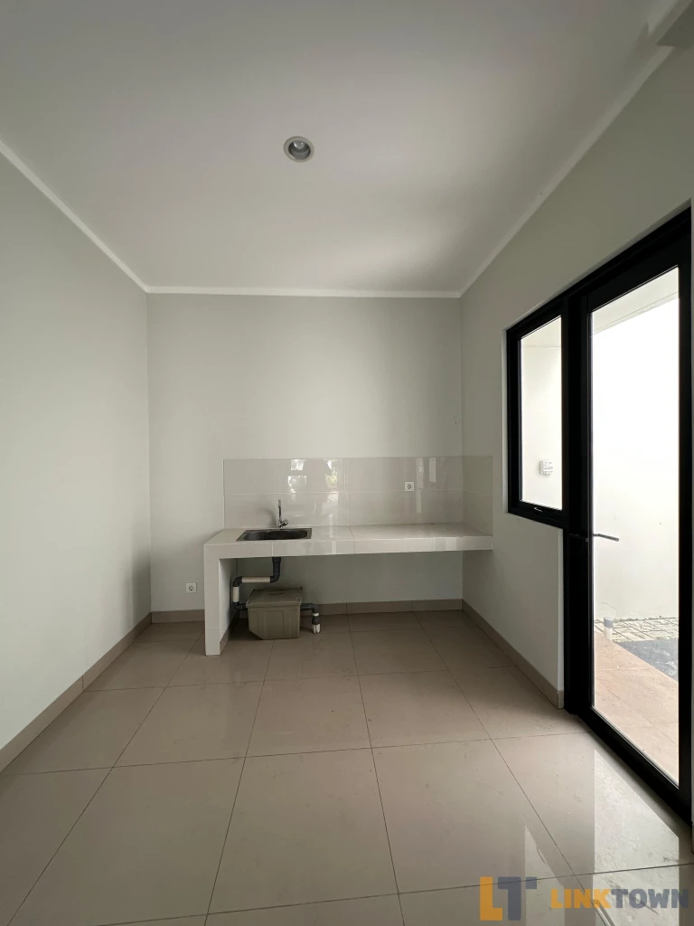 Disewakan Cepat Rumah 2 Lantai 4 Kamar di Summarecon Crown Gading