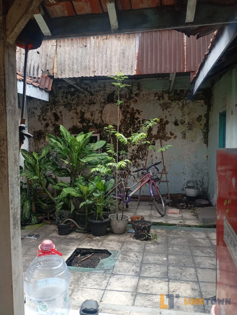 Dijual Tanah dan Bangunan di ke di Kedung Maling