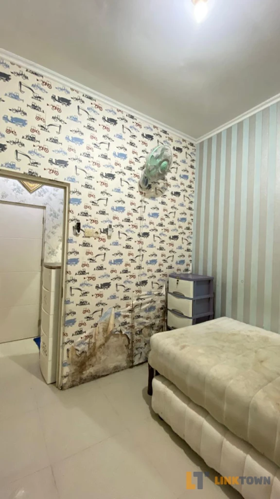 Dijual Rumah 1 Lantai Dibawah Harga Pasar Perumahan Green Lake Surabaya