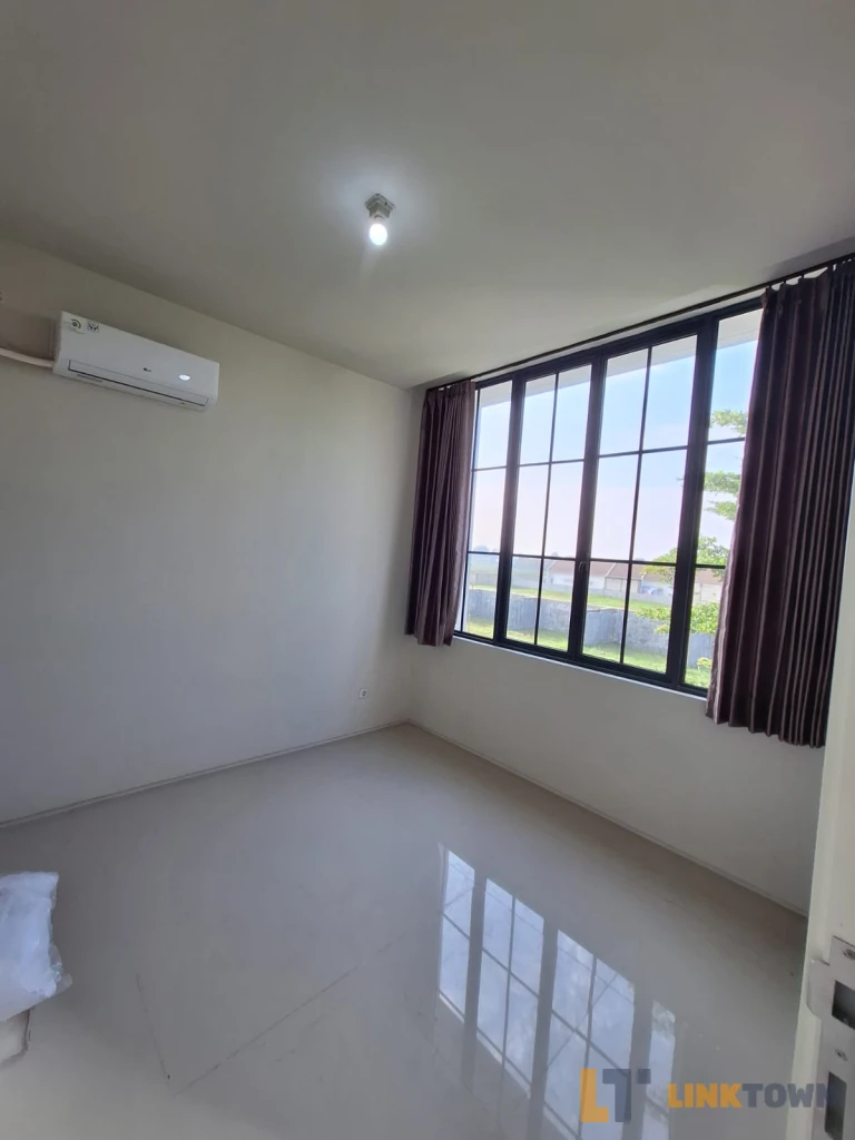 Dijual bisa Nego Rumah 2 Lantai di Grand Sunrise Gresik