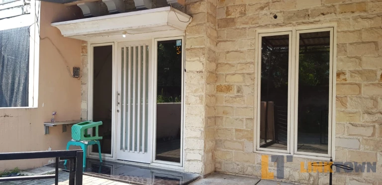 Dijual bisa Nego Rumah 2 Lantai di Wonorejo Surabaya