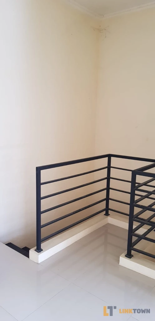 Dijual bisa Nego Rumah 2 Lantai di Wonorejo Surabaya