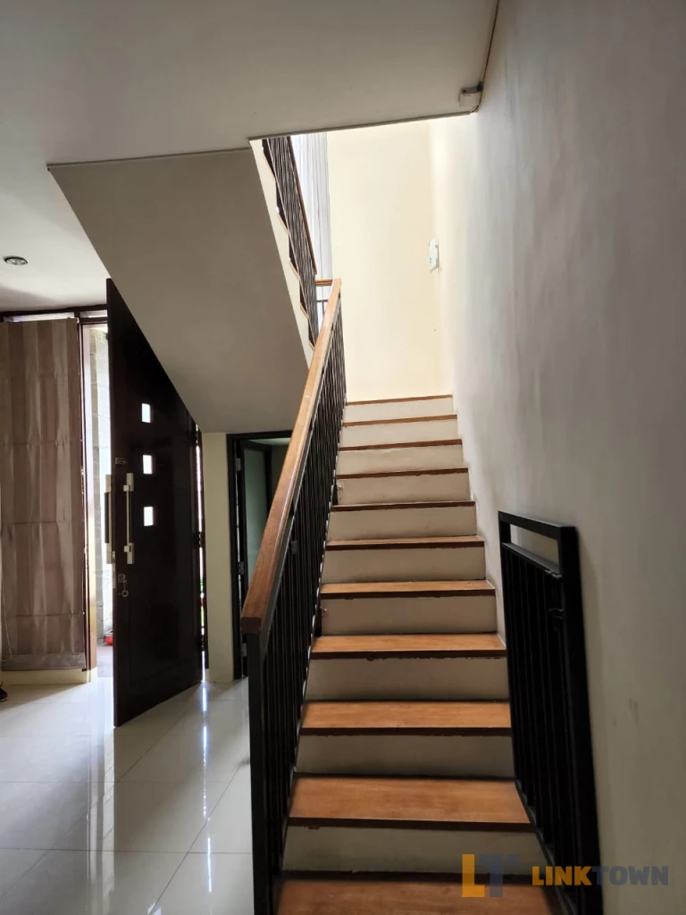 Dijual Cepat Rumah Luas 109m² Strategis di Arcamanik Bandung