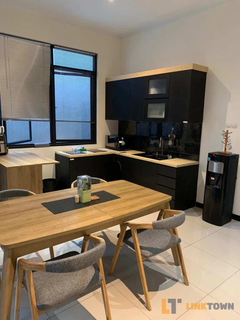 Best Price!!! Rumah Luas 175m² Cozy di Taman Holis Bandung