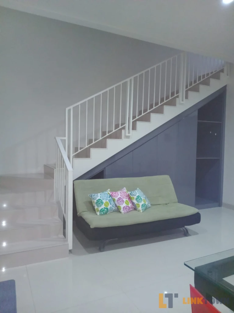 Disewakan Rumah 2 Lantai Furnished di Central Park Juanda