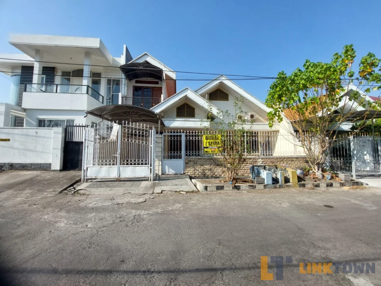 Disewakan Rumah 2 Lantai Murah bisa Nego di Dharmahusada Indah Surabaya