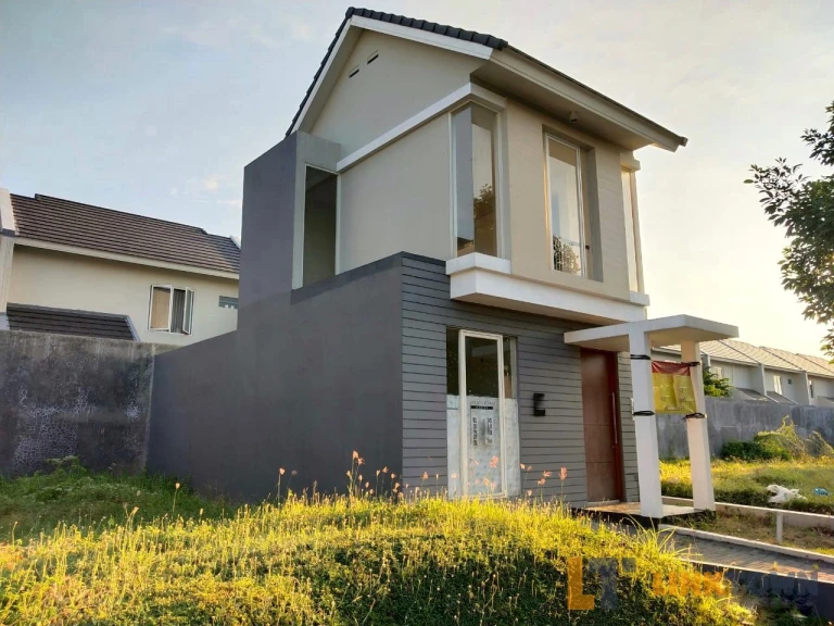 Disewakan Rumah 2 Lantai di Northwest West Park Surabaya