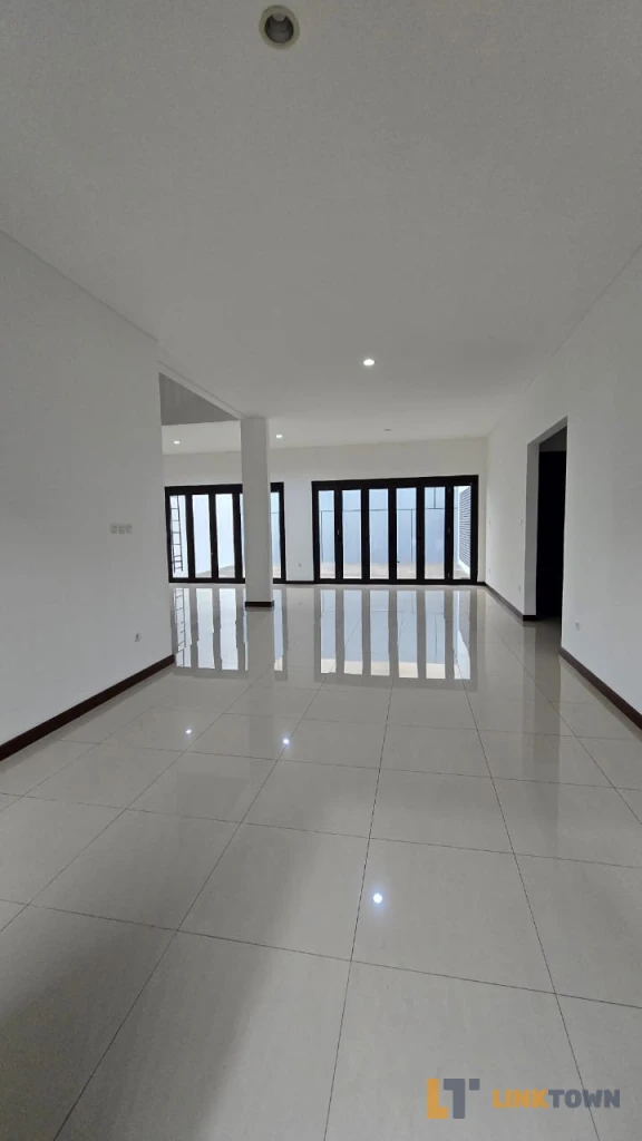 Dijual Rumah Esklusif Luas 300m² di Asia Tropis Bekasi