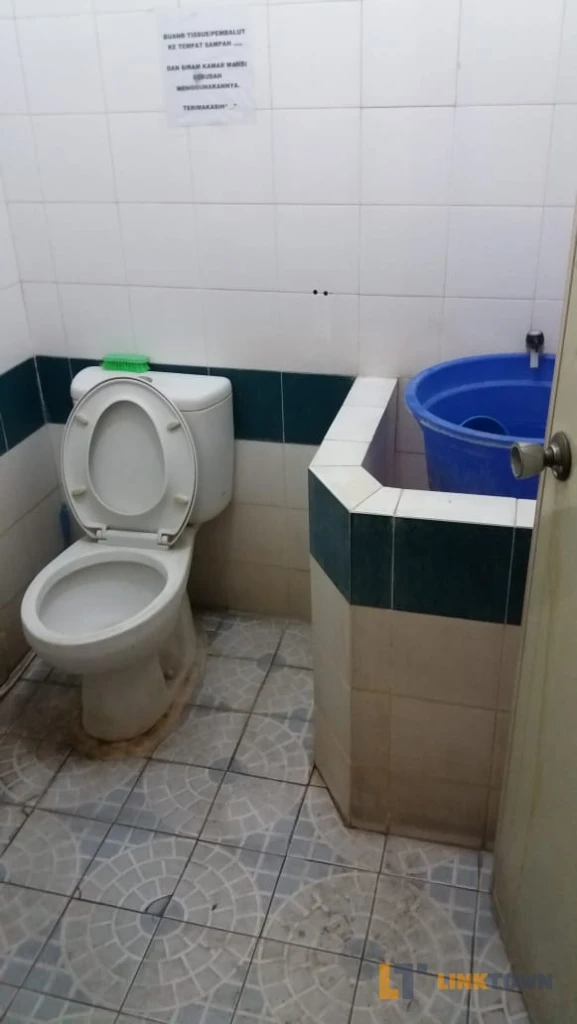 Ruko 3 Lantai Harga bisa Nego Lokasi Strategis di Dukuh Kupang Barat Surabaya