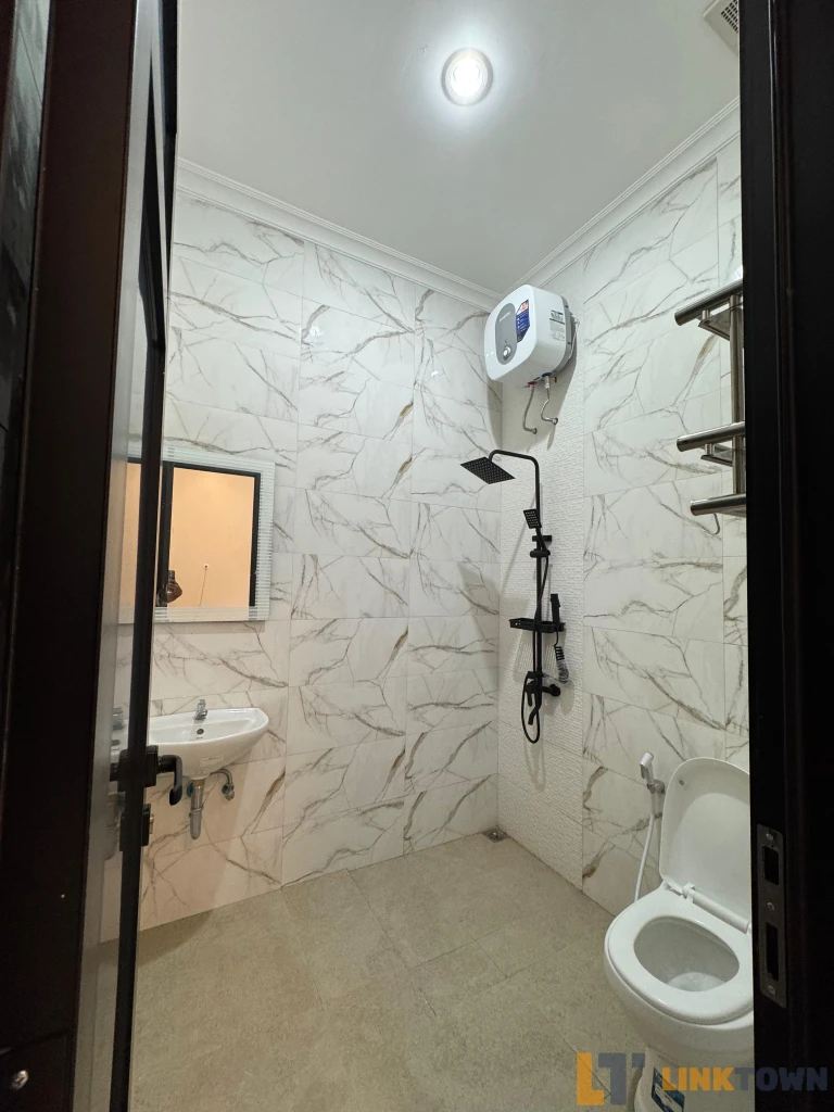 Dijual Rumah dengan Lokasi Strategis dan Harga Dibawah Pasaran di Permata Beringin Ngaliyan Semarang