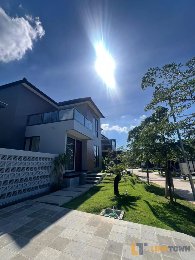 Dijual Villa 2 Lantai dengan Pemandangan Alam di Taman Dayu Pasuruan