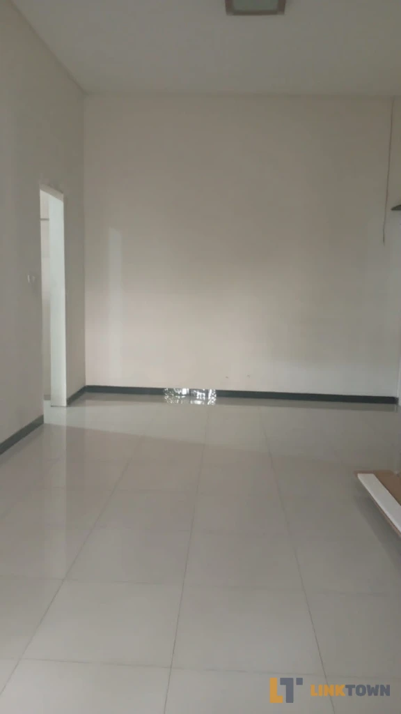 Harga Dibawah Pasaran dan bisa Nego Rumah 2 Lantai di Mojoarum