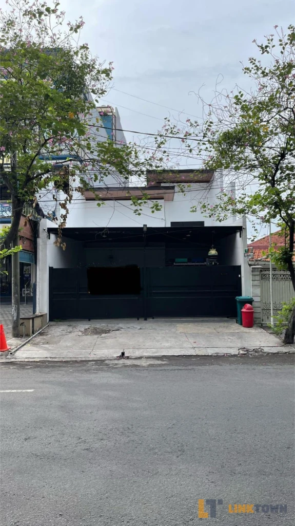 Disewakan Rumah 2 Lantai di Raya Manyar Surabaya