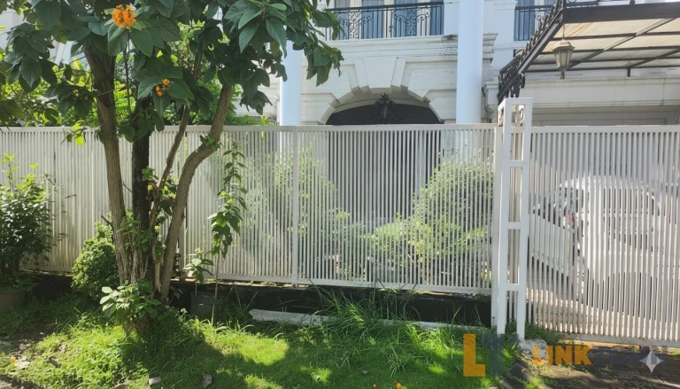 Dijual Rumah Furnished dengan Lokasi Strategis di Wisata Bukit Mas 1 Surabaya